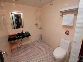 Jinzuan 100 Holiday Hotel Qufu Exterior foto